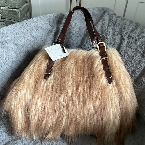 Glenda Geis. Lilly. Mongolian Faux Fur.  NEW.  Showstopper.  Shoulder bag. - Picture 2 of 4